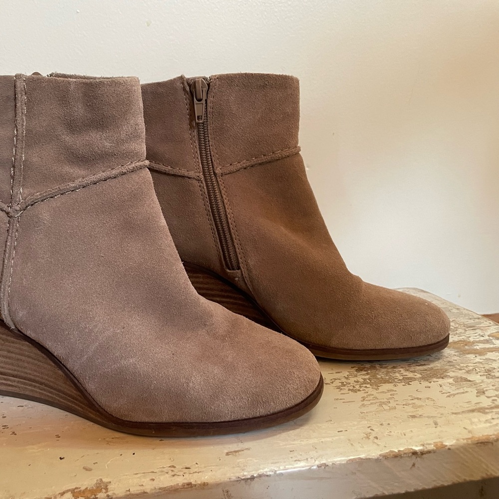 Lucky Brand Tan Suede Ankle Booties